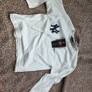 Nike White Yankees Logo Shirt Nwt 5T